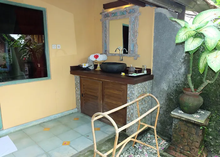 Puri Taman Sari 3* Selemadeg