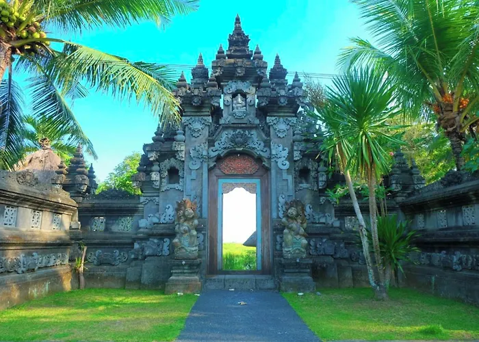 Puri Taman Sari منتجع 3*