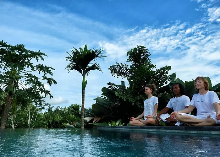 リゾート Puri Taman Sari 3*
