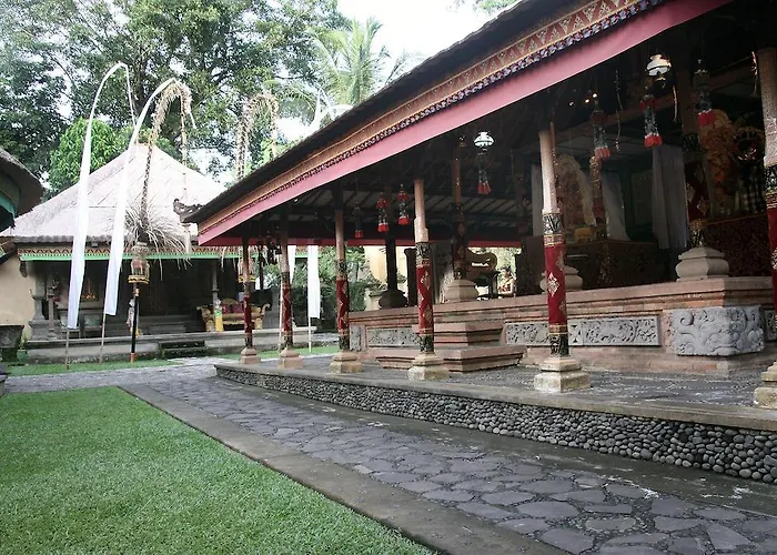 Puri Taman Sari 3*