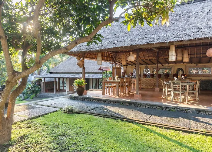 リゾート Puri Taman Sari Selemadeg