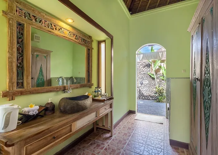 Puri Taman Sari リゾート 3*